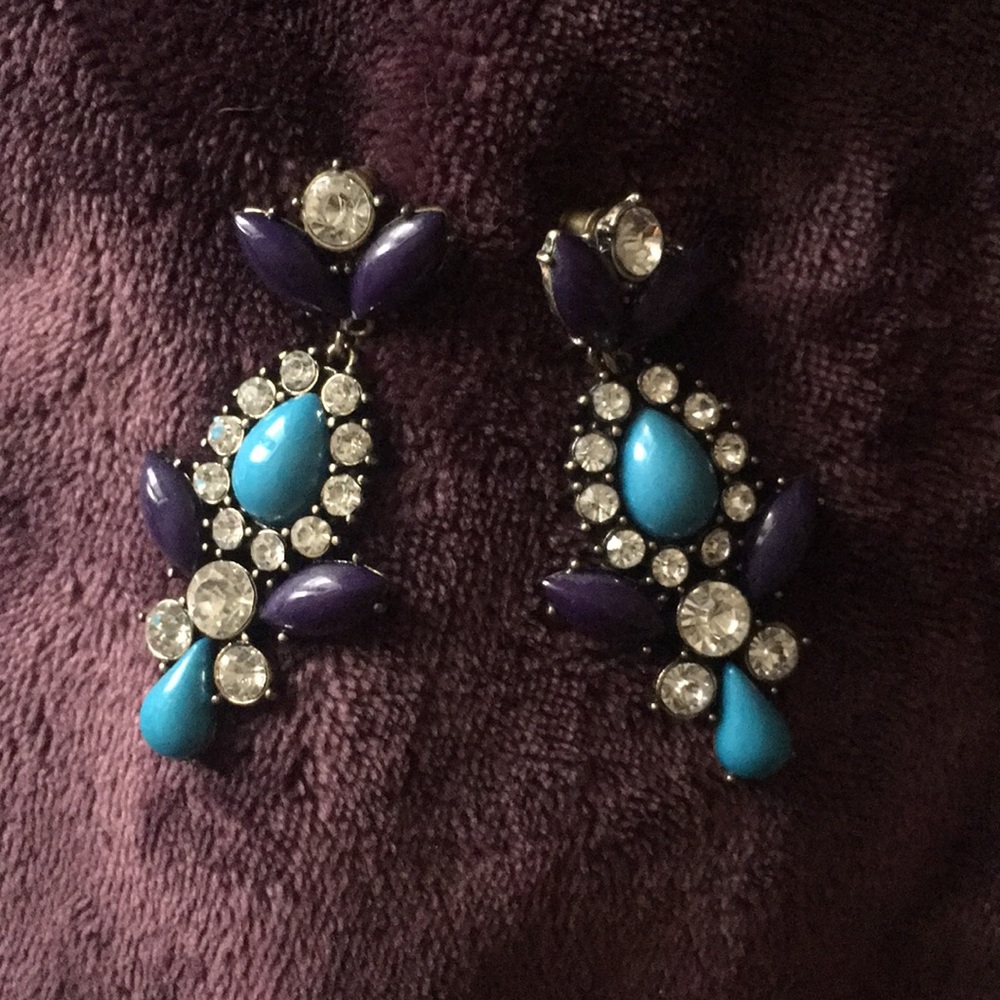 Jewel and stone earrings